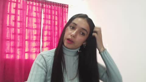 Snapshot of vallery_evanss chatting on 12-31-24, 12:15 Taty independent account online show from 12-31-24, 12:15