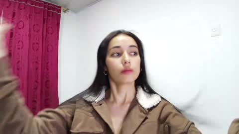 Snapshot of vallery_evanss chatting on 01-18-25, 01:30 Taty independent account online show from 01-18-25, 01:30
