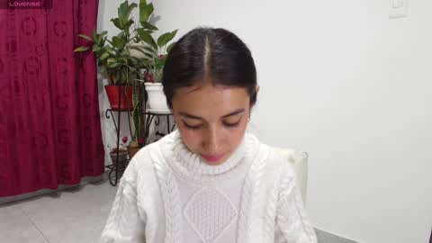 Snapshot of vallery_evanss chatting on 02-08-25, 05:08 Taty independent account online show from 02-08-25, 05:08