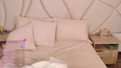 Vallery online show from 01-28-25, 01:18