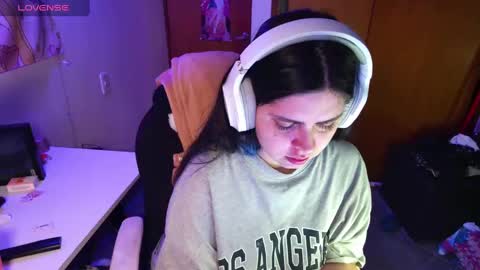 Im Violet online show from 01-12-25, 05:34