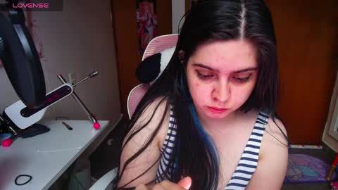 Im Violet online show from 02-06-25, 11:54