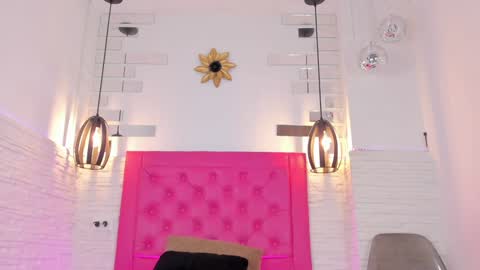 Vallolet Peach  online show from 01-17-25, 02:18