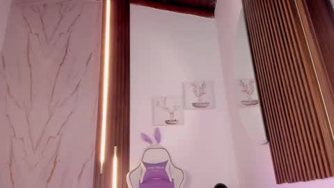 Vallolet Peach  online show from 10-04-25, 11:41