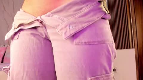 Snapshot of valloletsamar chatting on 11-09-25, 11:52 Vallolet Peach online show from 11-09-25, 11:52