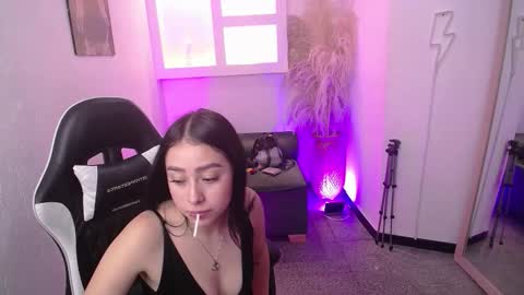 vallolett__ online show from 11-21-25, 07:56