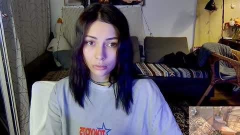 Snapshot of valorant_girl chatting on 01-29-25, 08:14 Little Devil online show from 01-29-25, 08:14