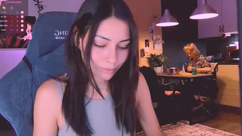 Snapshot of valorant_girl chatting on 10-18-25, 05:35 Little Devil online show from 10-18-25, 05:35