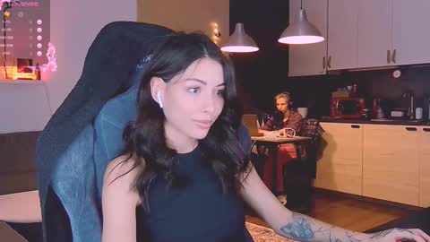 Snapshot of valorant_girl chatting on 10-29-25, 04:20 Little Devil online show from 10-29-25, 04:20