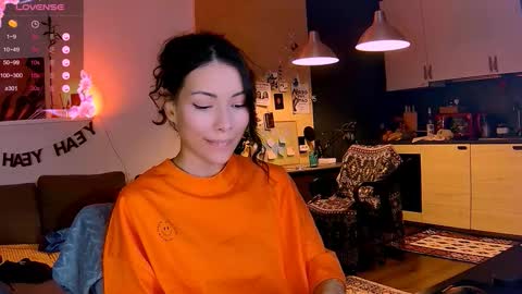 Snapshot of valorant_girl chatting on 11-14-25, 04:06 Little Devil online show from 11-14-25, 04:06