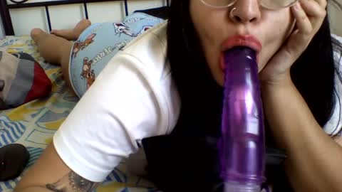 Snapshot of valuluv chatting on 06-12-26, 05:45 ValuLuv online show from 06-12-26, 05:45