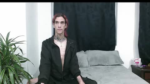 Snapshot of vamp_noah chatting on 01-01-25, 01:15 Vamp Noah and Dan online show from 01-01-25, 01:15