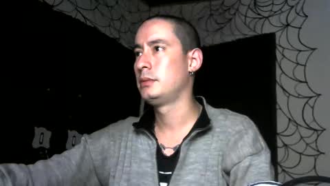 Snapshot of vampireathome chatting on 11-25-25, 03:17 vampireathome online show from 11-25-25, 03:17