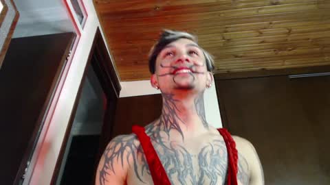 david guzman i model independenthelp me with a thumbs up online show from 01-23-25, 12:25