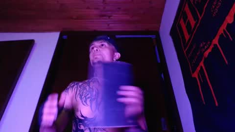 david guzman i model independenthelp me with a thumbs up online show from 02-13-25, 06:09