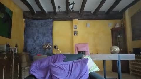 vampwoman online show from 11-20-25, 08:25