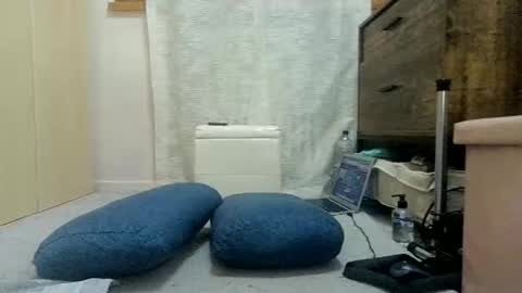 Vanda online show from 04-22-26, 06:05