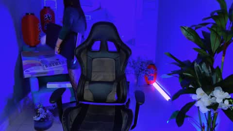 Snapshot of vandarossi chatting on 02-05-25, 02:59 Vanda online show from 02-05-25, 02:59