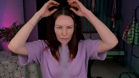 Snapshot of vandarossi chatting on 02-14-25, 05:09 Vanda online show from 02-14-25, 05:09