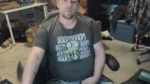 Snapshot of vandonh chatting on 03-18-26, 03:48 vandonh online show from 03-18-26, 03:48