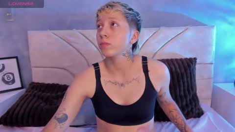 vane_grey online show from 05-25-26, 08:37