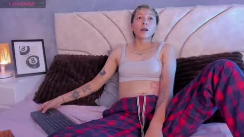 vane_grey online show from 05-28-26, 08:06