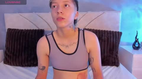 vane_grey online show from 06-10-26, 06:07
