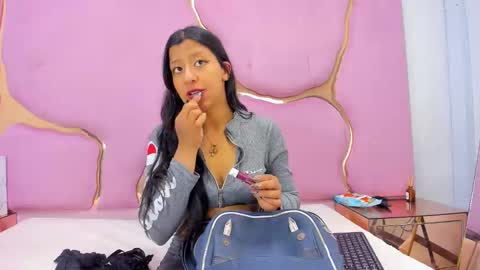 Snapshot of vanelin18 chatting on 09-26-25, 05:17 Vane online show from 09-26-25, 05:17