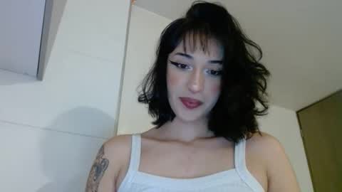 Snapshot of vanesaafoxx chatting on 10-29-25, 05:42 Vans online show from 10-29-25, 05:42