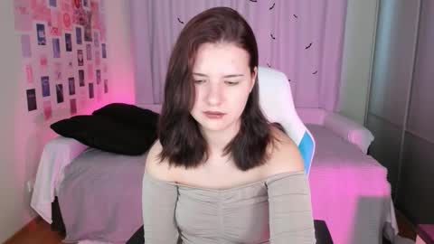 Vanessa online show from 10-20-25, 05:52