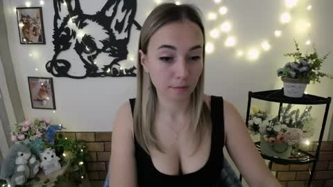 Vanessa online show from 04-17-26, 08:17