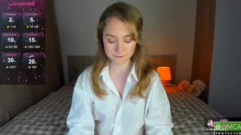 Snapshot of vanessa_maes chatting on 02-10-25, 10:40 Vanessa Maes online show from 02-10-25, 10:40