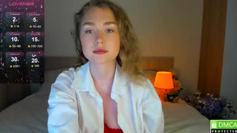 Snapshot of vanessa_maes chatting on 02-23-25, 12:51 Vanessa Maes online show from 02-23-25, 12:51