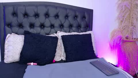 vanessa_mejiia online show from 06-04-26, 08:59