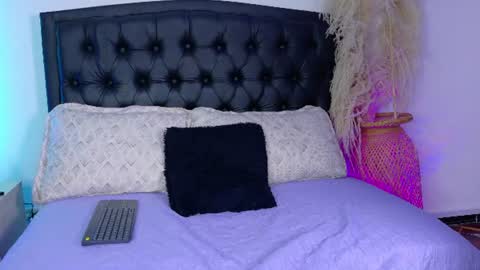 vanessa_mejiia online show from 06-22-26, 08:06