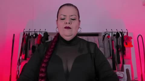 Snapshot of vanessa_moka chatting on 05-31-26, 12:23 Vanessa online show from 05-31-26, 12:23