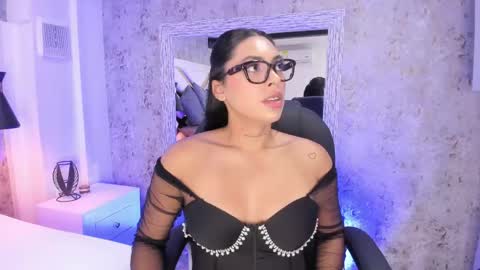 Snapshot of vanessa_rain_ chatting on 05-21-26, 07:32 Vanessa online show from 05-21-26, 07:32