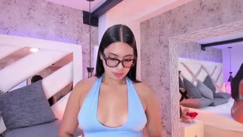 Snapshot of vanessa_rain_ chatting on 05-27-26, 08:39 Vanessa online show from 05-27-26, 08:39