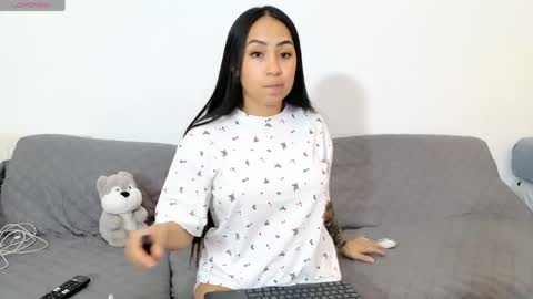 Snapshot of vanessaadol chatting on 05-18-26, 10:10 vanessaadol online show from 05-18-26, 10:10