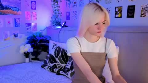 Vanessa online show from 04-17-26, 02:42