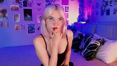 Vanessa online show from 06-17-26, 02:51