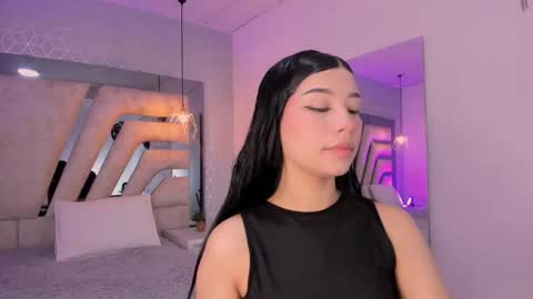 vanessaduval online show from 11-02-25, 04:04