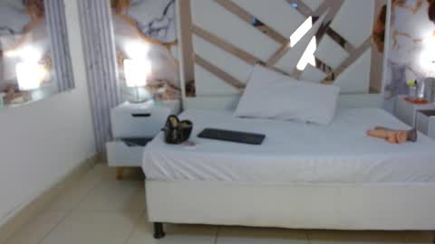 Vanessa Hard online show from 10-04-25, 07:34