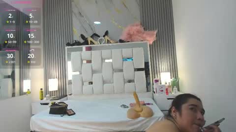 Vanessa Hard online show from 11-13-25, 07:35