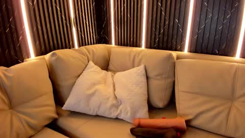 Vanessa Hard online show from 03-27-26, 03:12