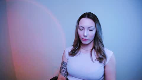 Snapshot of vanessakim_ chatting on 01-08-25, 09:44 Vanessa online show from 01-08-25, 09:44