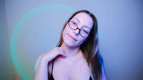 Snapshot of vanessakim_ chatting on 02-14-25, 09:43 Vanessa online show from 02-14-25, 09:43