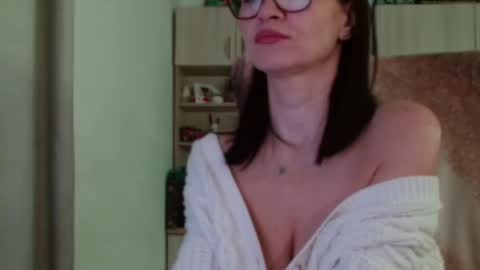 Snapshot of vanessalarahot chatting on 12-20-25, 06:09 Vanessa online show from 12-20-25, 06:09