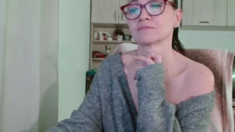 Snapshot of vanessalarahot chatting on 02-26-26, 06:18 Vanessa online show from 02-26-26, 06:18