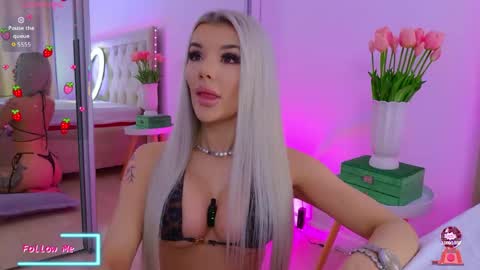 Snapshot of vanessavanne chatting on 05-06-26, 02:33 Vanessa online show from 05-06-26, 02:33